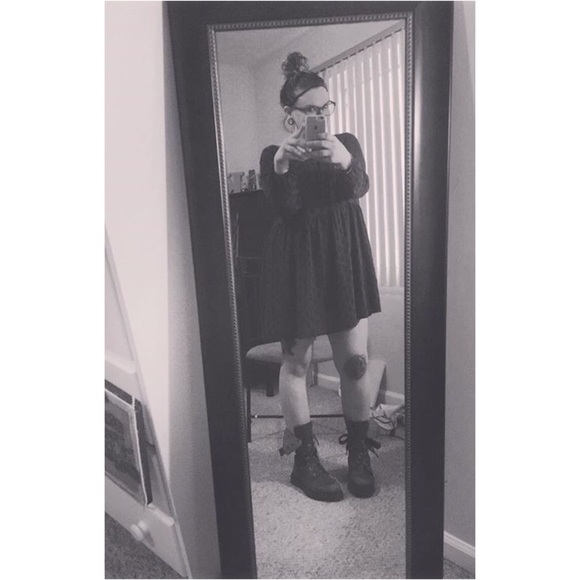 Meet your Posher, Katie - Picture 5 of 6